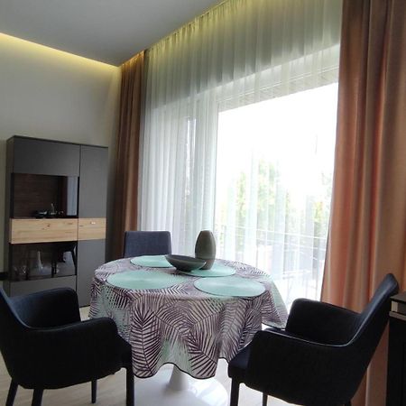 New J&R Apartment Near Girstutis, Free Private Parking & Self Check-In Kaunas Exteriör bild