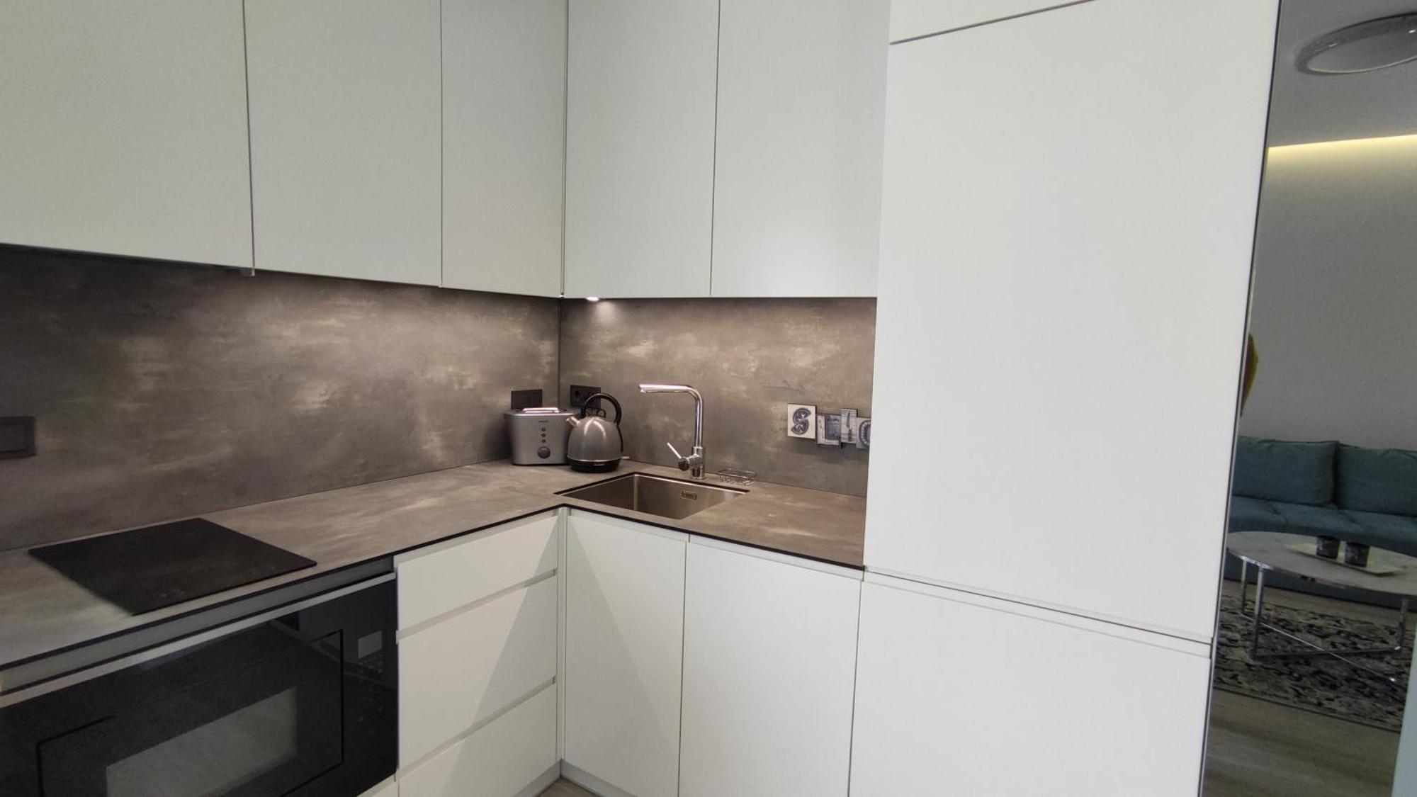 New J&R Apartment Near Girstutis, Free Private Parking & Self Check-In Kaunas Exteriör bild