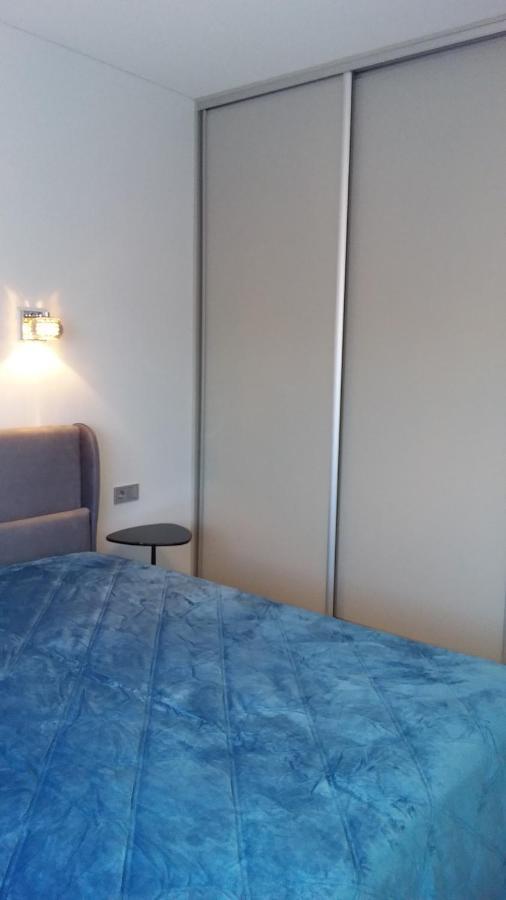New J&R Apartment Near Girstutis, Free Private Parking & Self Check-In Kaunas Exteriör bild